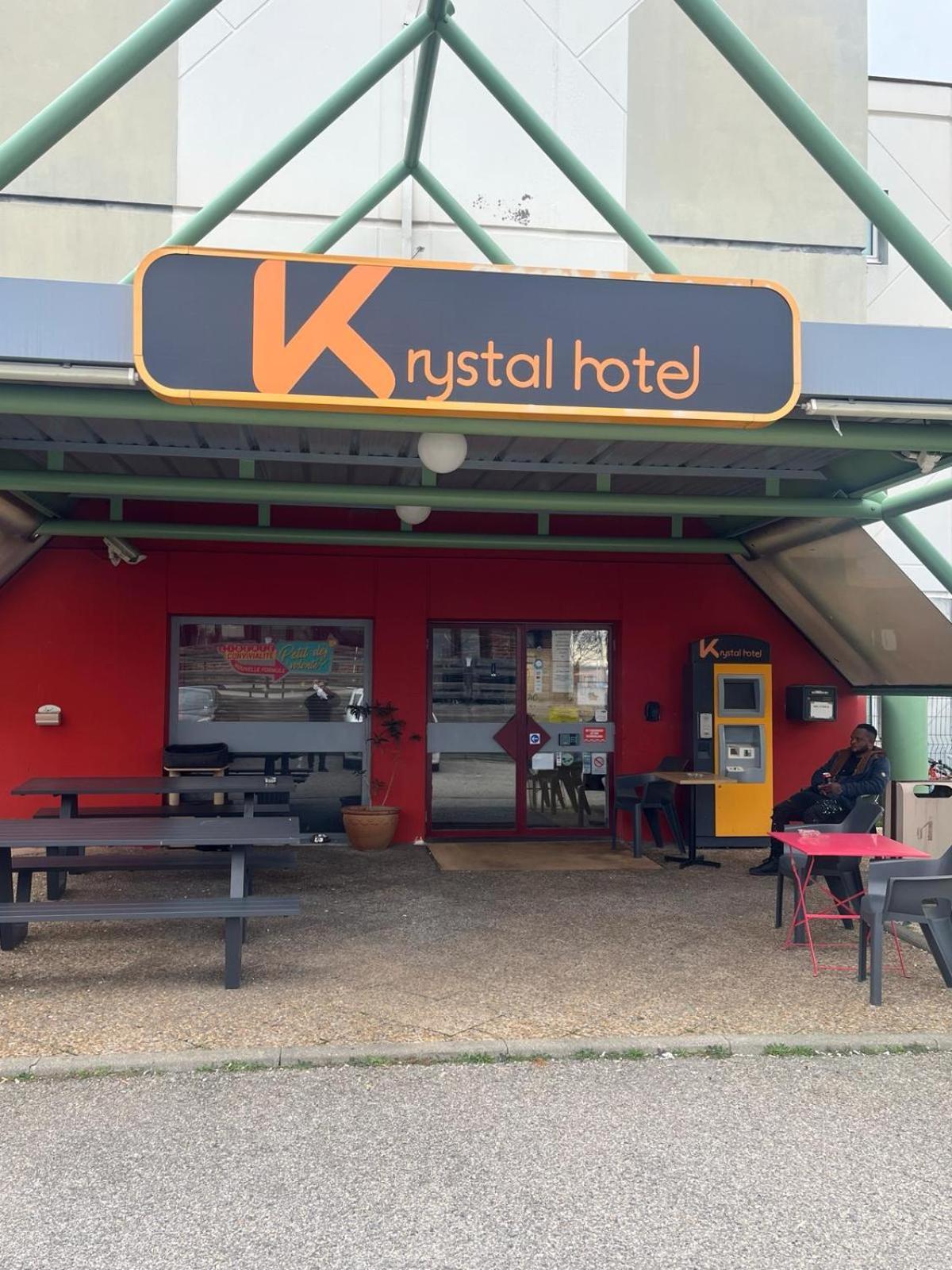 Krystal Hotel Saint-Quentin-Fallavier Exterior foto