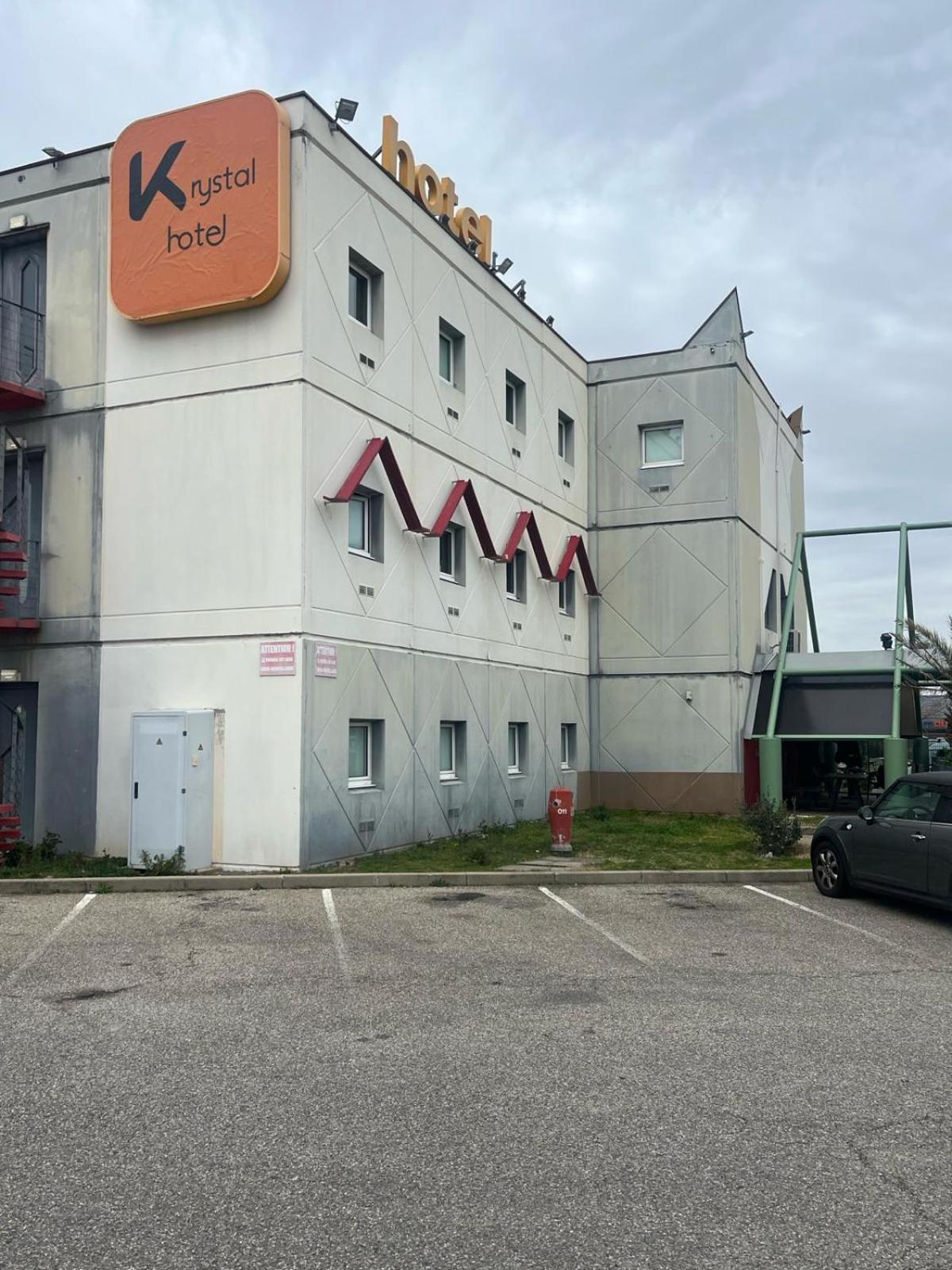 Krystal Hotel Saint-Quentin-Fallavier Exterior foto