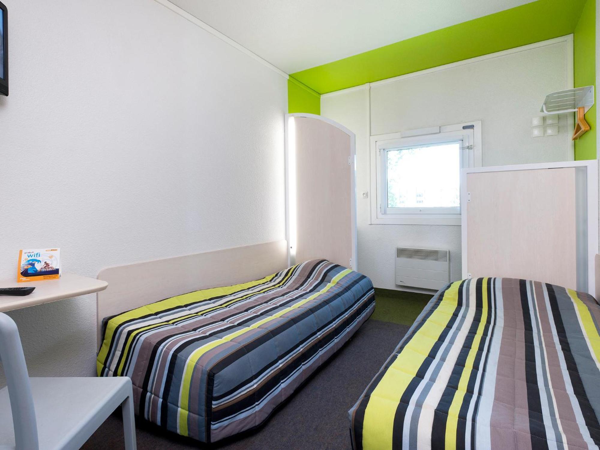 Krystal Hotel Saint-Quentin-Fallavier Exterior foto